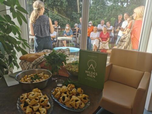 Begrüßung durch Theresia Schmid