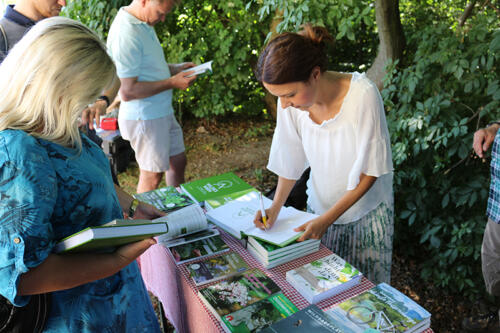 Hier dufte ich Bücher signieren